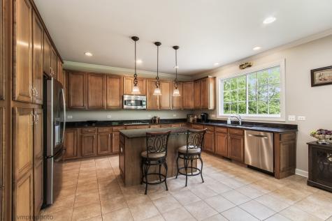 224 Red Oak Court Island Lake IL 60042