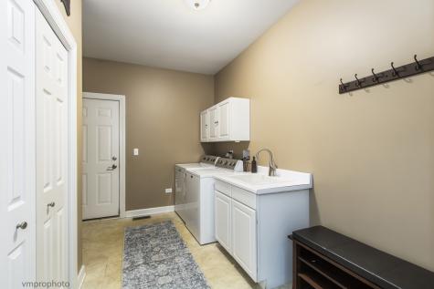 224 Red Oak Court Island Lake IL 60042