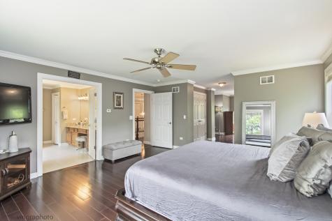224 Red Oak Court Island Lake IL 60042