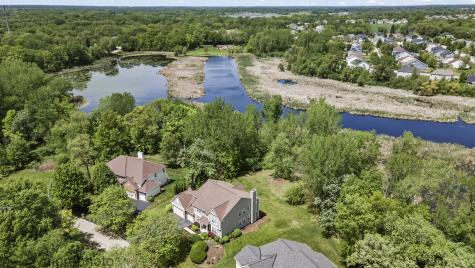 224 Red Oak Court Island Lake IL 60042