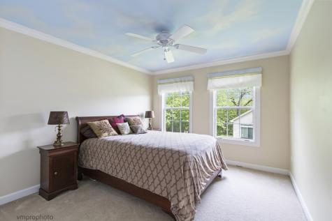 224 Red Oak Court Island Lake IL 60042