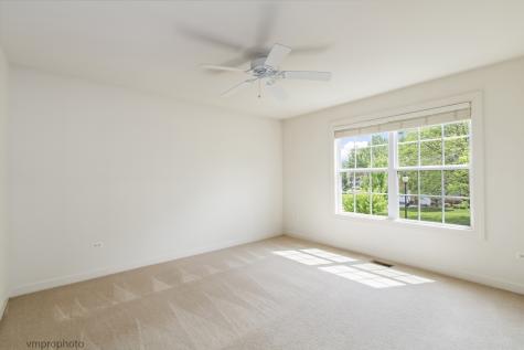 224 Red Oak Court Island Lake IL 60042