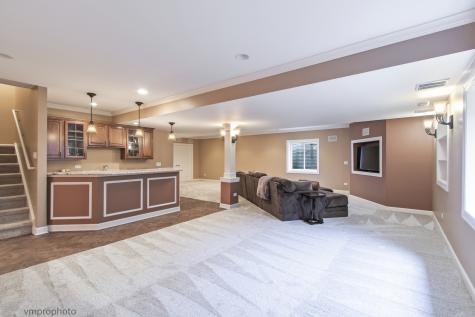 224 Red Oak Court Island Lake IL 60042
