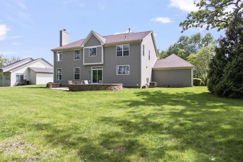 224 Red Oak Court Island Lake IL 60042