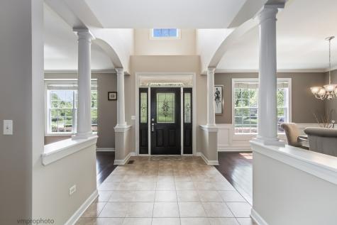 224 Red Oak Court Island Lake IL 60042
