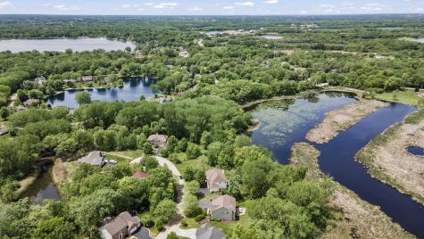 224 Red Oak Court Island Lake IL 60042