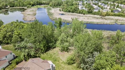 224 Red Oak Court Island Lake IL 60042