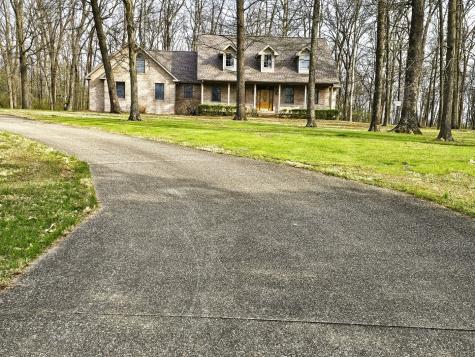 9 Fawn Drive Fairfield IL 62837