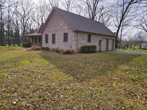 9 Fawn Drive Fairfield IL 62837