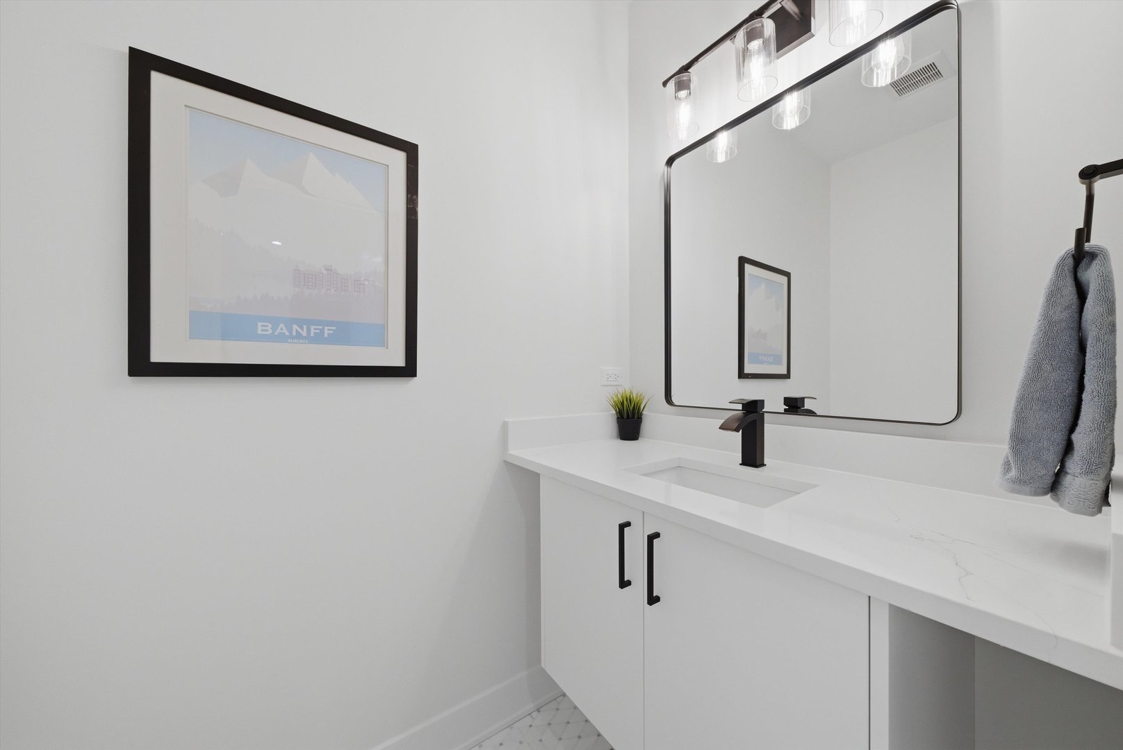 2625 West Armitage Avenue Chicago IL 60647