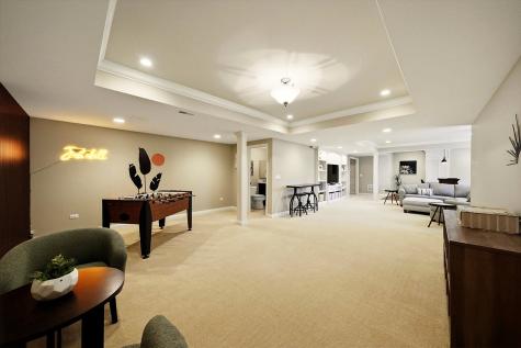 2061 Windham Circle Wheaton IL 60187