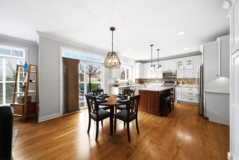 2061 Windham Circle Wheaton IL 60187