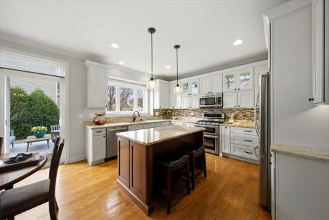 2061 Windham Circle Wheaton IL 60187