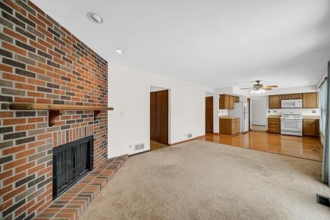 1818 Hawk Lane Elk Grove Village IL 60007