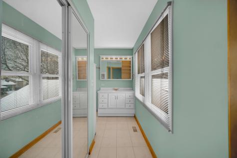 1818 Hawk Lane Elk Grove Village IL 60007