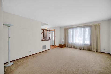 1818 Hawk Lane Elk Grove Village IL 60007