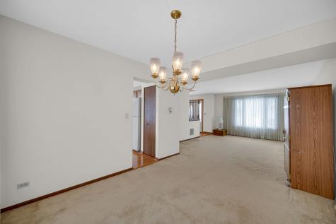 1818 Hawk Lane Elk Grove Village IL 60007