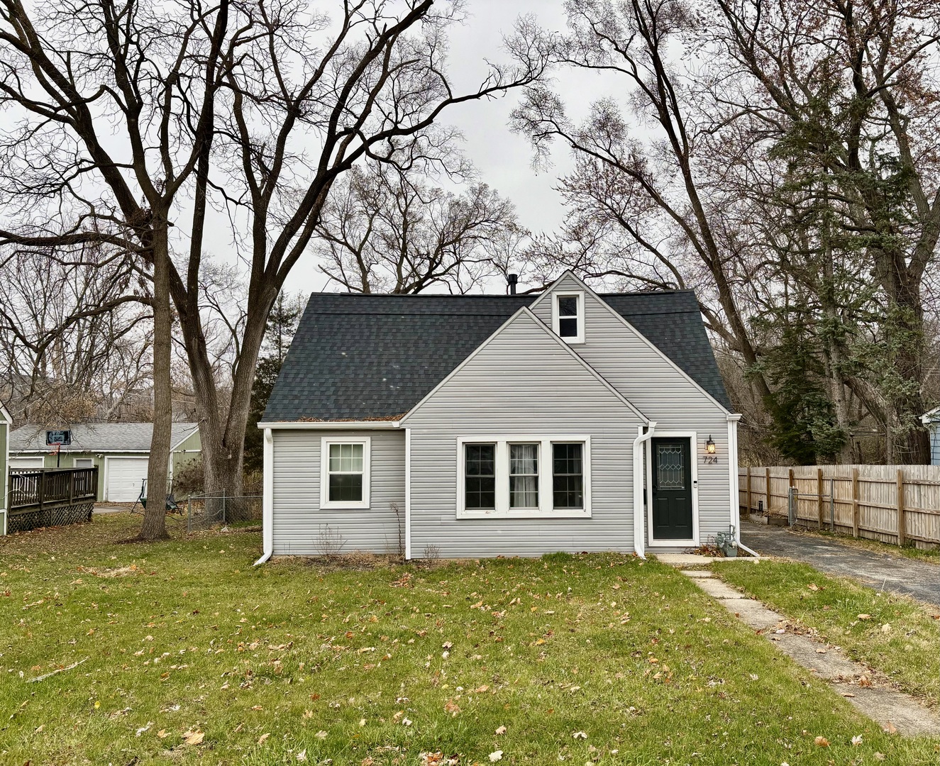 724 Mohawk Drive Round Lake Heights IL 60073