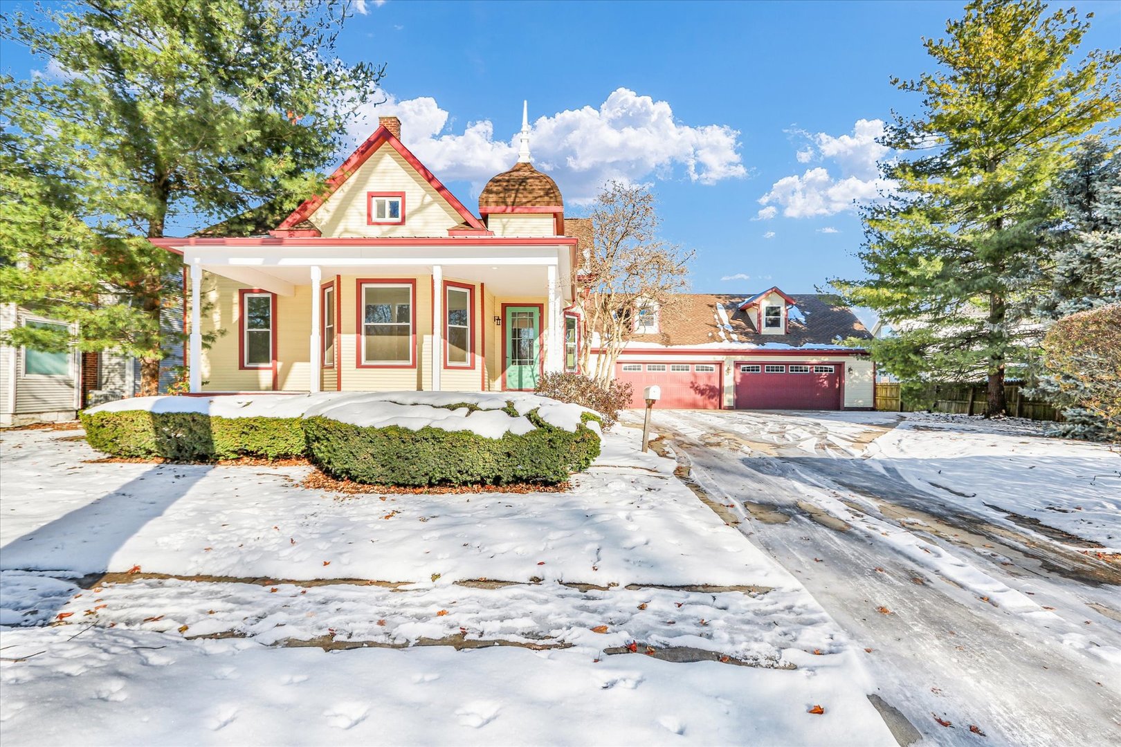 202 East Daggy Street Tuscola IL 61953