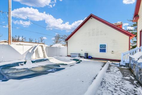202 East Daggy Street Tuscola IL 61953