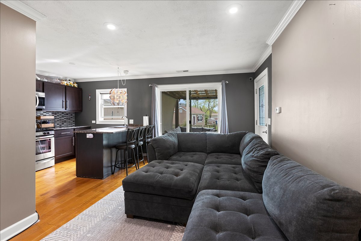 1923 Warwick Lane Schaumburg IL 60193