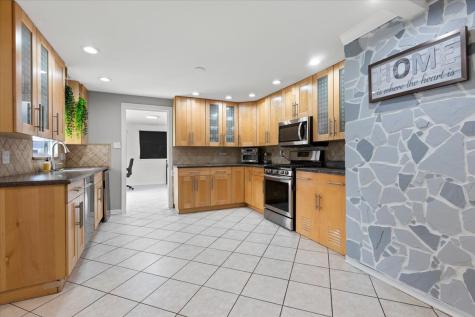 1923 Warwick Lane Schaumburg IL 60193