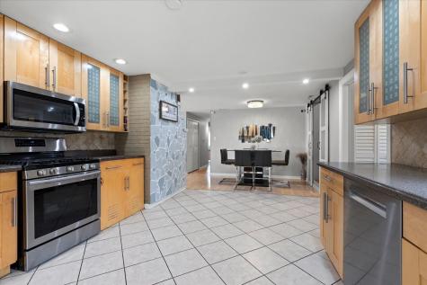1923 Warwick Lane Schaumburg IL 60193