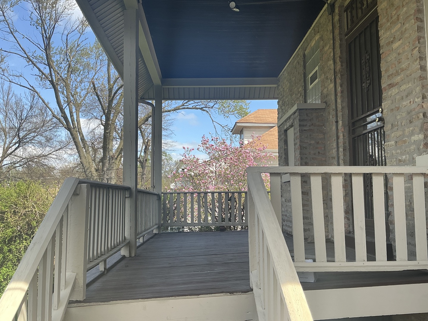 8042 South Bennett Avenue Chicago IL 60617