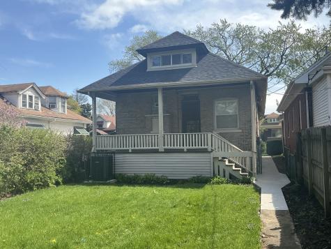 8042 South Bennett Avenue Chicago IL 60617