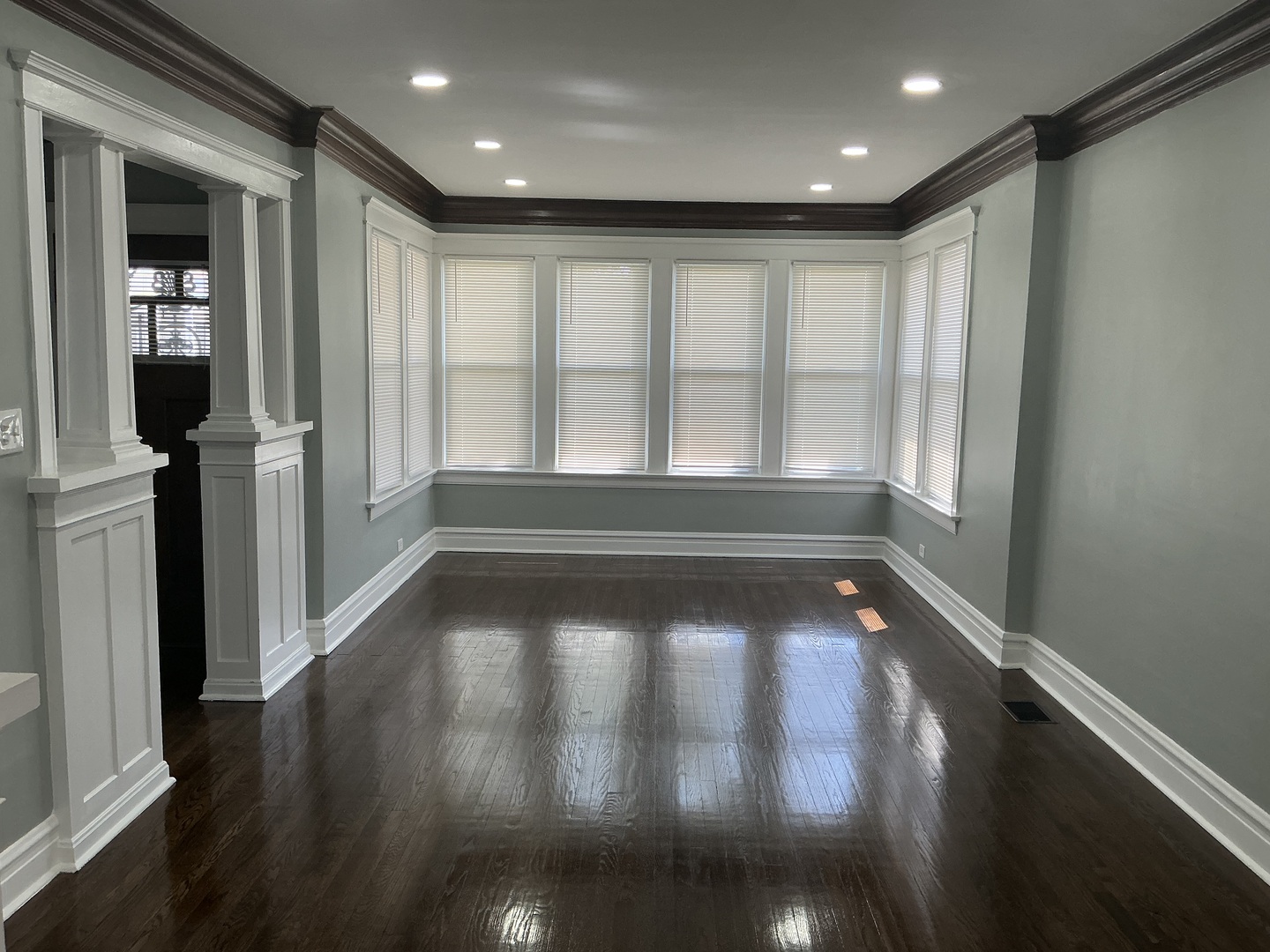 8042 South Bennett Avenue Chicago IL 60617