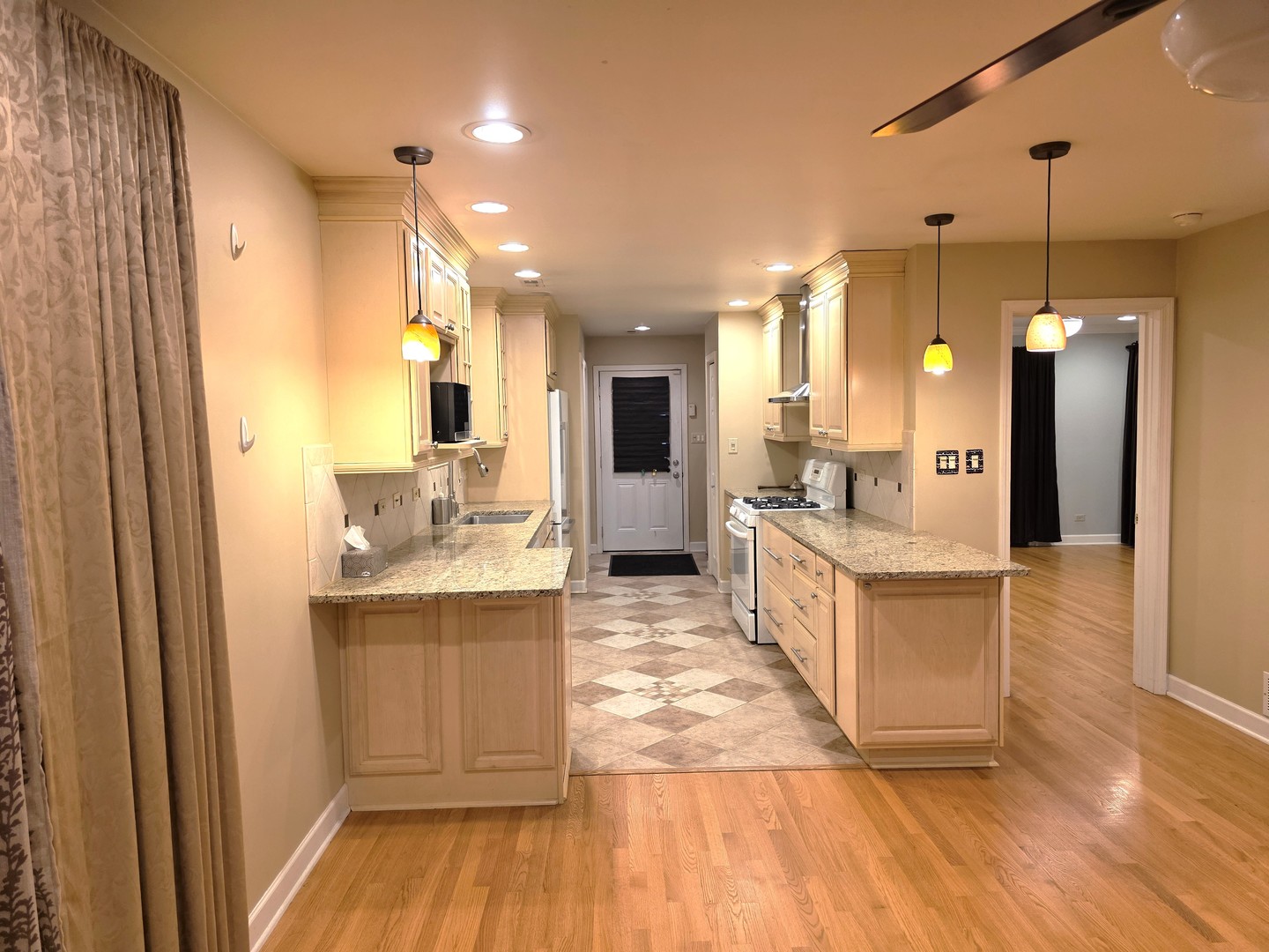 8609 South Indiana Avenue Chicago IL 60619