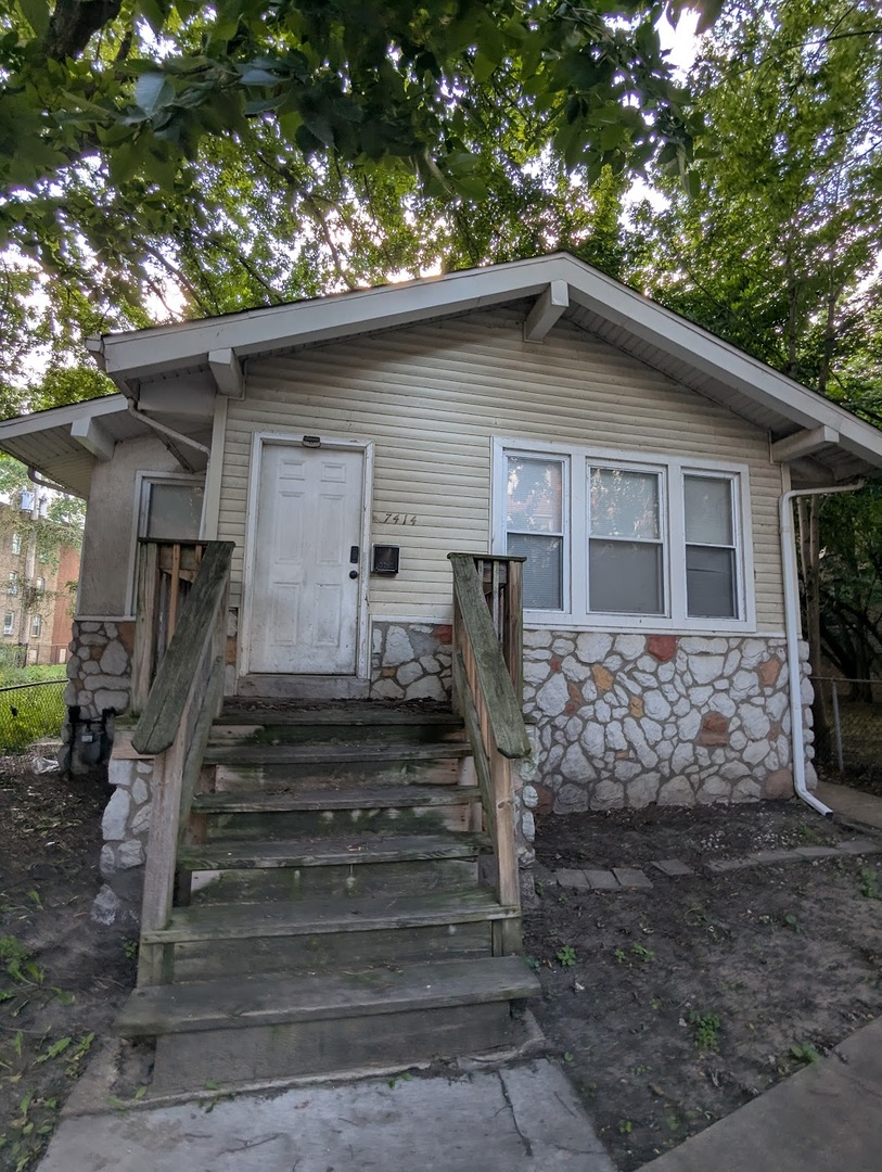 7414 South Colfax Avenue Chicago IL 60649