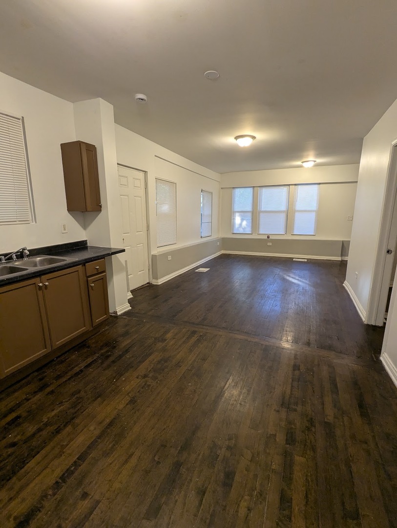 7414 South Colfax Avenue Chicago IL 60649