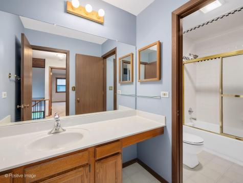 131 White Birch Lane Westmont IL 60559