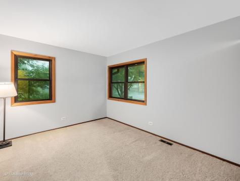 131 White Birch Lane Westmont IL 60559