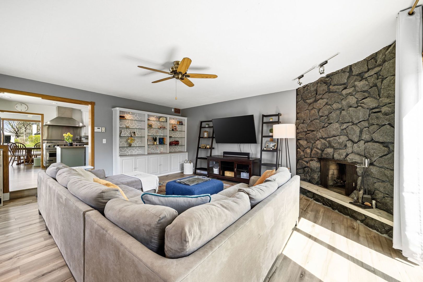 2203 Eastman Street Rolling Meadows IL 60008