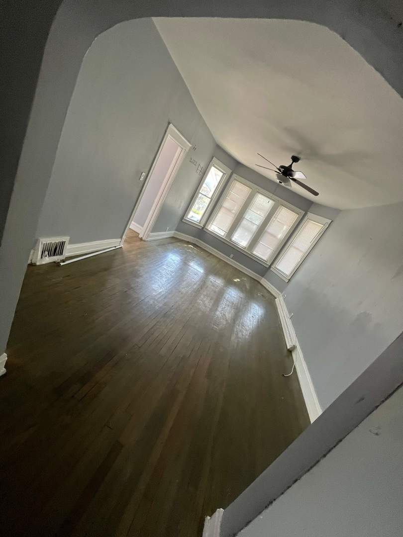 10434 South State Street Chicago IL 60628