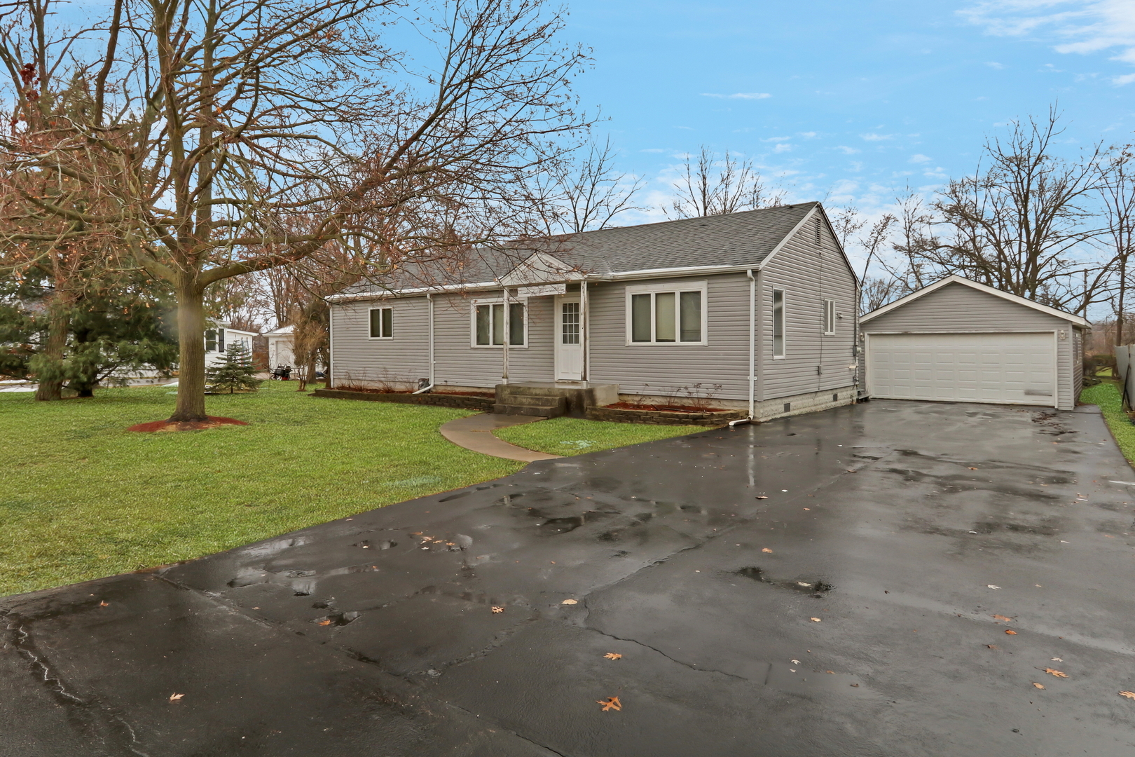 41085 North 1st Street Antioch IL 60002