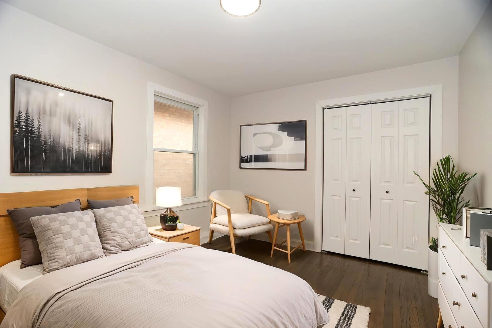 5529 West Cornelia Avenue Chicago IL 60641