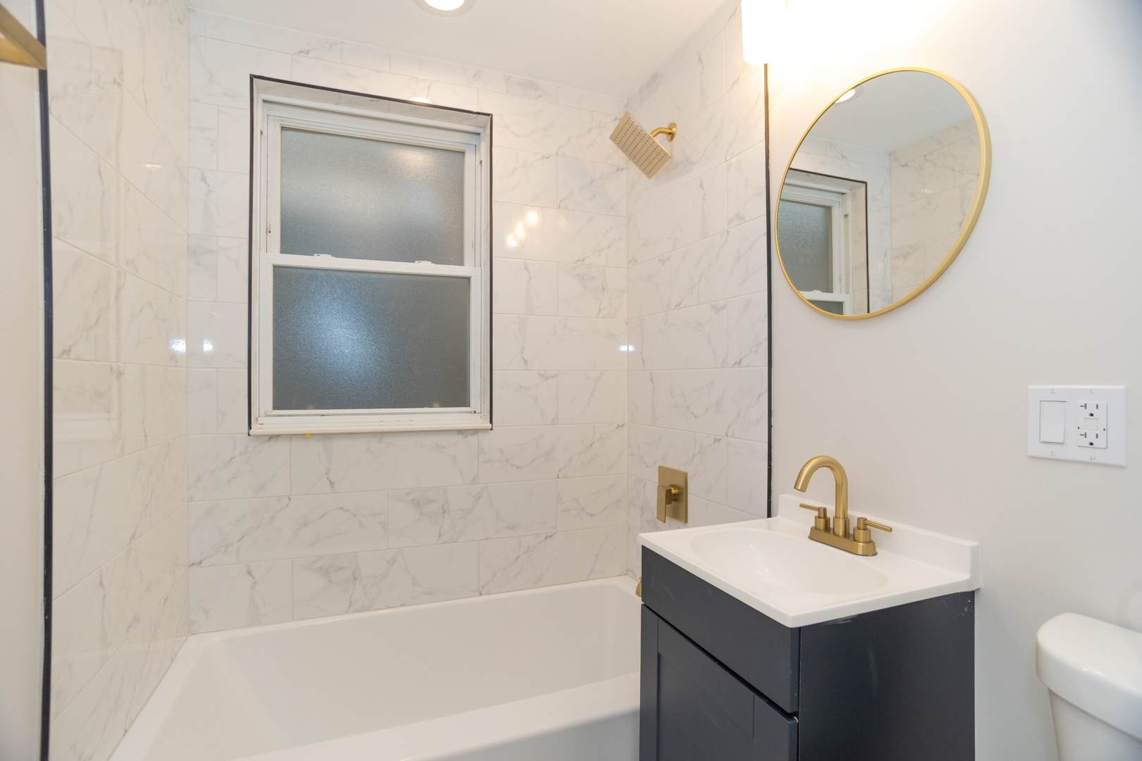 5529 West Cornelia Avenue Chicago IL 60641