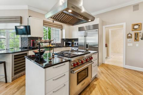 1745 Sundrop Circle Highland Park IL 60035