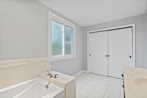 15285 State Street South Holland IL 60473