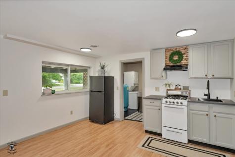 32 Cross Street Bristol IL 60512