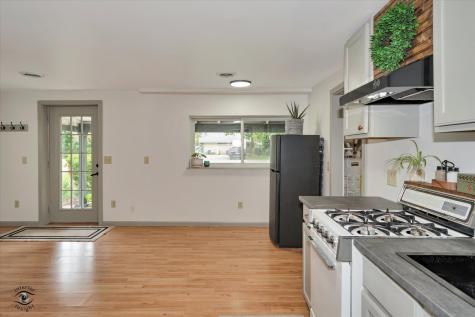 32 Cross Street Bristol IL 60512