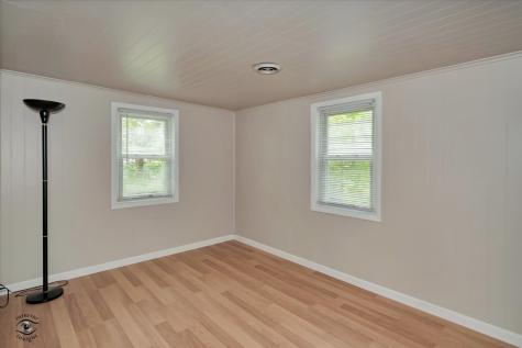 32 Cross Street Bristol IL 60512