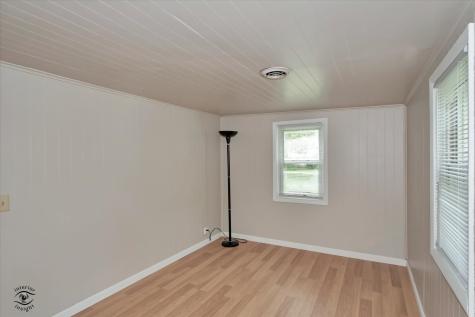 32 Cross Street Bristol IL 60512