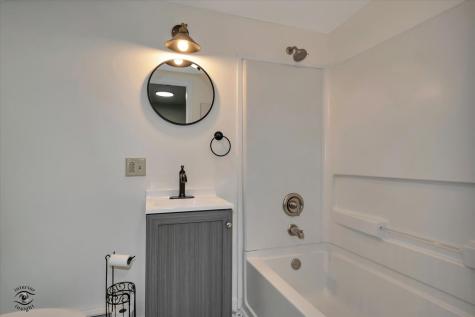 32 Cross Street Bristol IL 60512