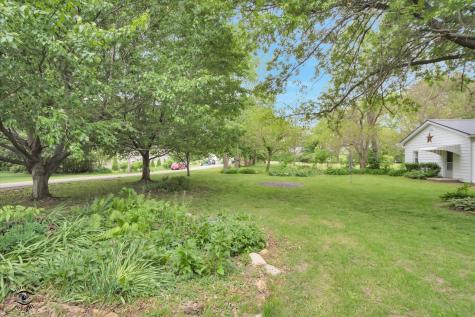 32 Cross Street Bristol IL 60512
