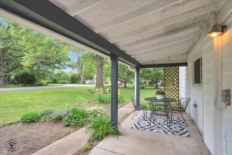 32 Cross Street Bristol IL 60512