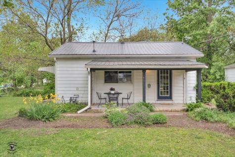 32 Cross Street Bristol IL 60512